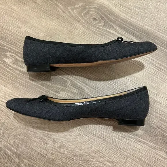 Manolo Blahnik Pointed Toe Ballet Flats Gray Wool Bow Trim Italy EU 38